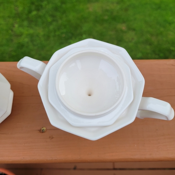 Nikko | Christmastime Collection sugar & creamer set - Picture 6 of 13